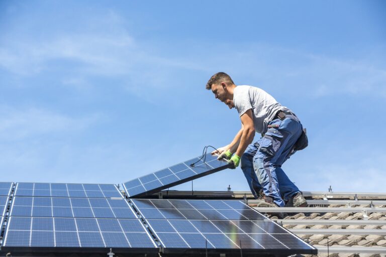 Solární energie: dokonalý průvodce instalací solárních panelů